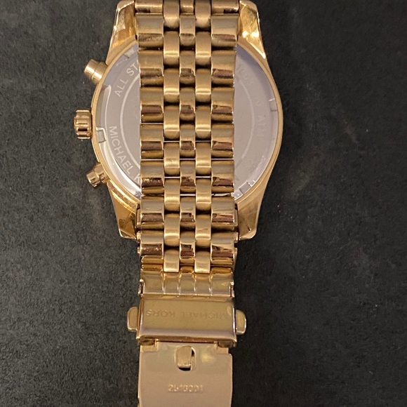 Michael Kors Watch - Picture 4 of 5